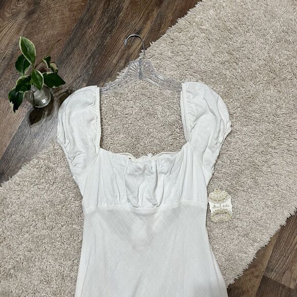 Altar'd State Size Large White Cutout Puff Sleeve Linen Blend Mini Dress NWT - Picture 3 of 8